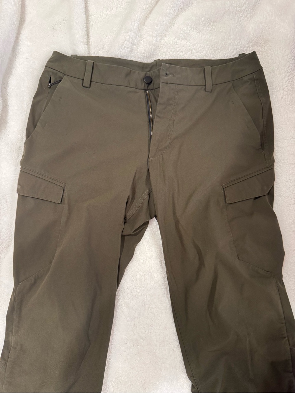 Lululemon Men's vintage Olive Cargo Pants